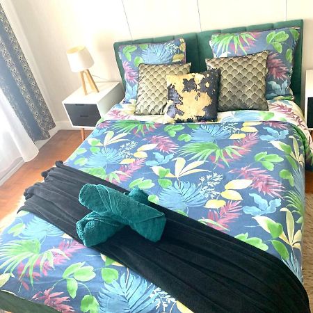 Little Champs-Elysees Apartment ดร็องซี ภายนอก รูปภาพ