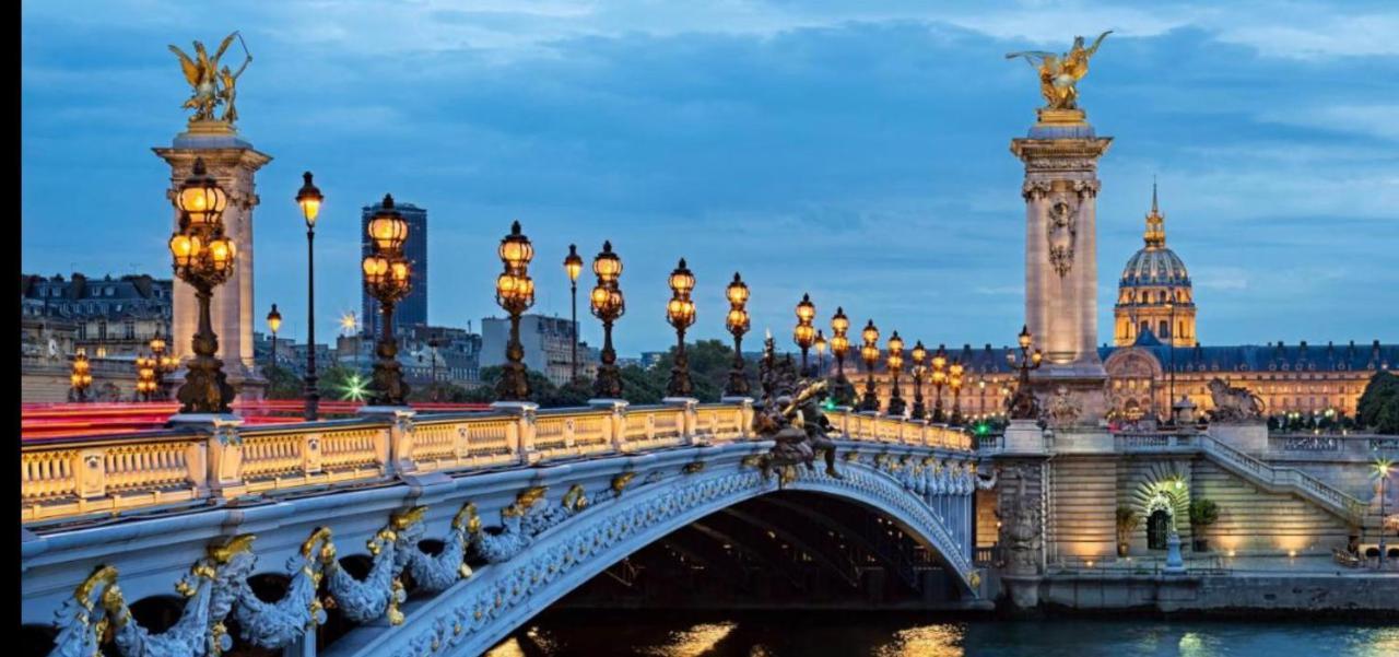 Little Champs-Elysees Apartment ดร็องซี ภายนอก รูปภาพ