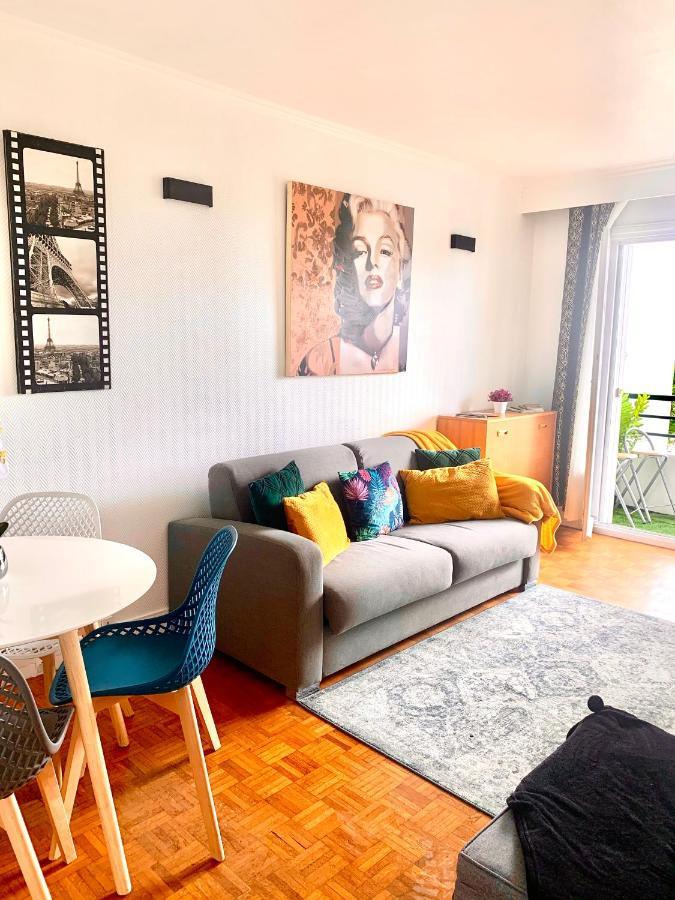 Little Champs-Elysees Apartment ดร็องซี ภายนอก รูปภาพ