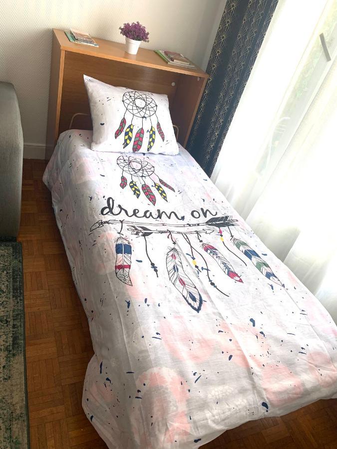 Little Champs-Elysees Apartment ดร็องซี ภายนอก รูปภาพ