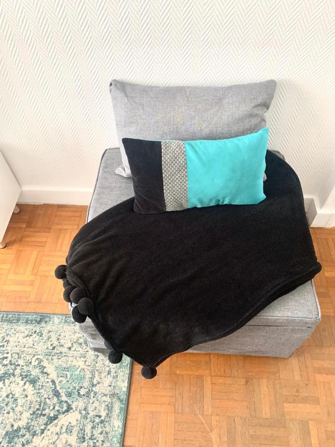 Little Champs-Elysees Apartment ดร็องซี ภายนอก รูปภาพ