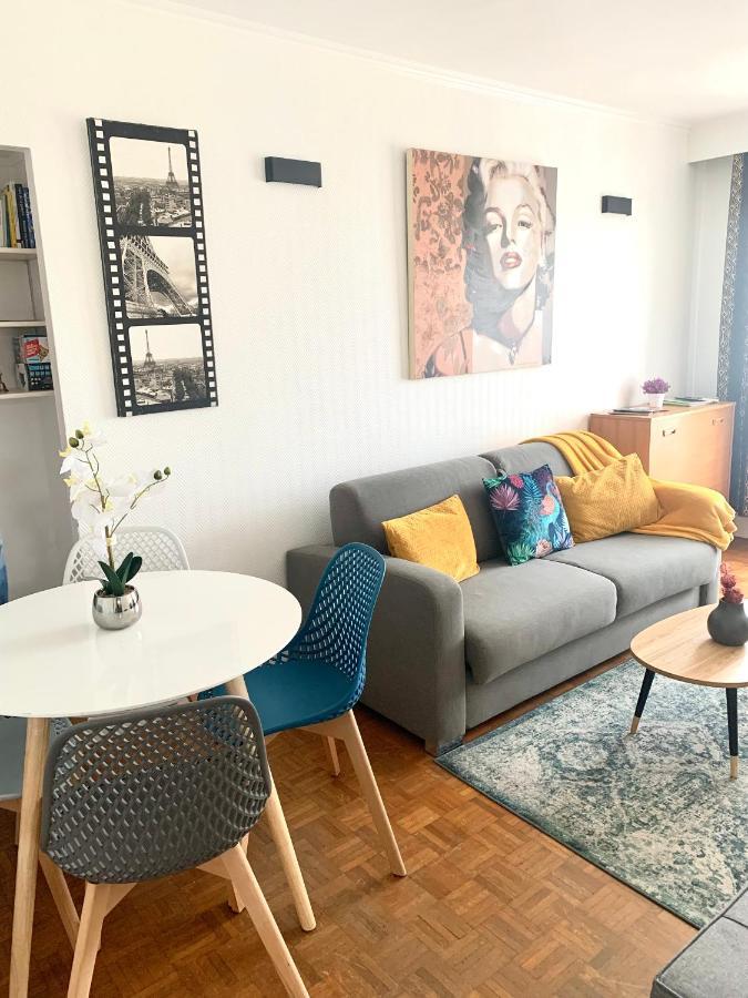Little Champs-Elysees Apartment ดร็องซี ภายนอก รูปภาพ