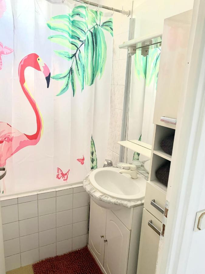 Little Champs-Elysees Apartment ดร็องซี ภายนอก รูปภาพ